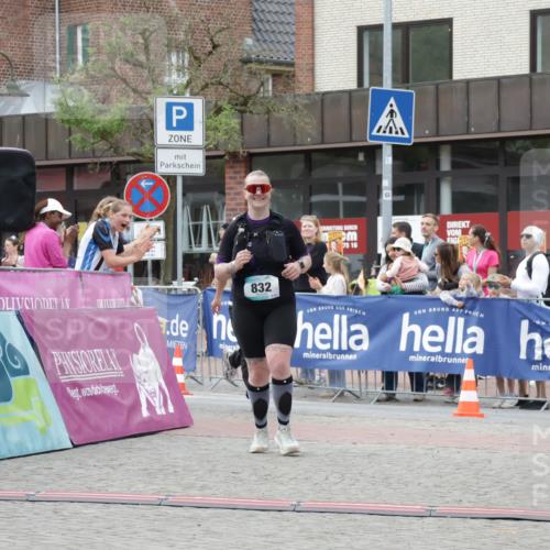 10.05.2026 - 8. Wedeler Halbmarathon Yannick Fuchs http://msf.ph/oto/9737144 10.05.2026 12:49:46 Ziel 832, 75, 16, 832, 2171 meine-sportfotos.de