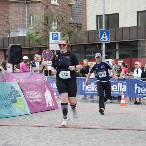 10.05.2026 - 8. Wedeler Halbmarathon Yannick Fuchs http://msf.ph/oto/9737148 10.05.2026 12:49:48 Ziel 832, 2171, 832, 2171 meine-sportfotos.de