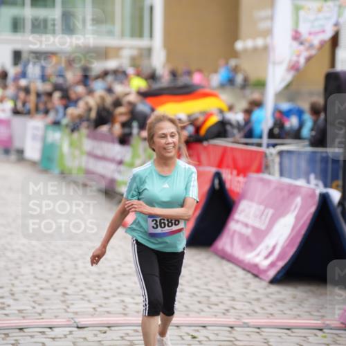 12.06.2026 - Holstenköstenlauf LAZAROV Photography http://msf.ph/oto/9737202 12.06.2026 18:12:34 Laufen 3688, 3689 meine-sportfotos.de