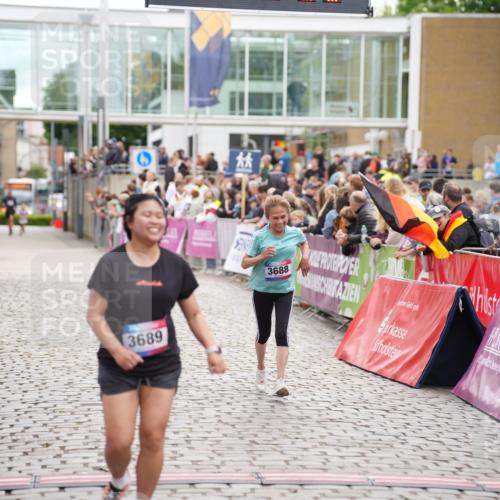 12.06.2026 - Holstenköstenlauf LAZAROV Photography http://msf.ph/oto/9737204 12.06.2026 18:12:31 Laufen 3688, 3689 meine-sportfotos.de