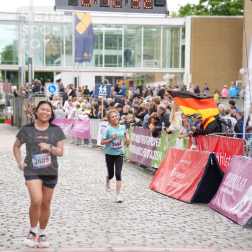 12.06.2026 - Holstenköstenlauf LAZAROV Photography http://msf.ph/oto/9737205 12.06.2026 18:12:31 Laufen 3688, 3689 meine-sportfotos.de