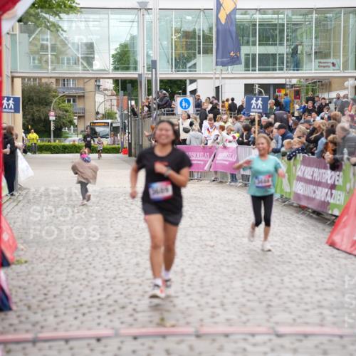 12.06.2026 - Holstenköstenlauf LAZAROV Photography http://msf.ph/oto/9737206 12.06.2026 18:12:30 Laufen 3688, 3689 meine-sportfotos.de
