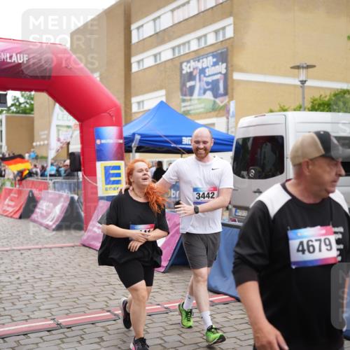 12.06.2026 - Holstenköstenlauf LAZAROV Photography http://msf.ph/oto/9737229 12.06.2026 18:11:58 Laufen 3441, 3442 meine-sportfotos.de