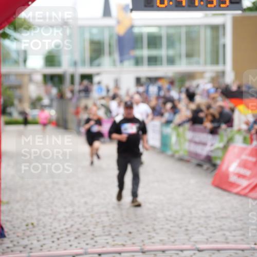 12.06.2026 - Holstenköstenlauf LAZAROV Photography http://msf.ph/oto/9737239 12.06.2026 18:11:51 Laufen 3441, 3442, 4056, 4679 meine-sportfotos.de