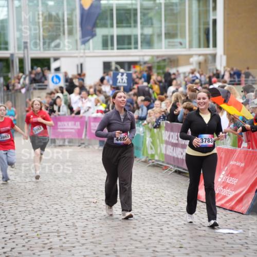 12.06.2026 - Holstenköstenlauf LAZAROV Photography http://msf.ph/oto/9737260 12.06.2026 18:11:34 Laufen 3783, 3992, 3993, 4490, 4524 meine-sportfotos.de