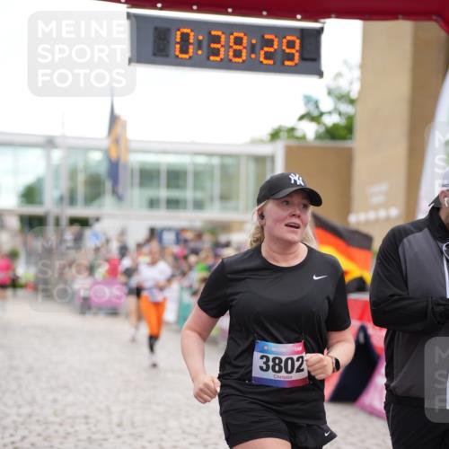 12.06.2026 - Holstenköstenlauf LAZAROV Photography http://msf.ph/oto/9737319 12.06.2026 18:08:27 Laufen 3018, 3605, 3802, 3840, 4624 meine-sportfotos.de