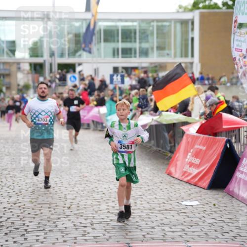 12.06.2026 - Holstenköstenlauf LAZAROV Photography http://msf.ph/oto/9737355 12.06.2026 18:07:57 Laufen 3580, 3581, 4135, 4703 meine-sportfotos.de