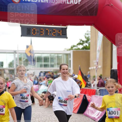 12.06.2026 - Holstenköstenlauf LAZAROV Photography http://msf.ph/oto/9737395 12.06.2026 18:07:22 Laufen 3030, 3280, 3281, 4001, 4005, 4325, 4326, 4644, 4646, 4793 meine-sportfotos.de