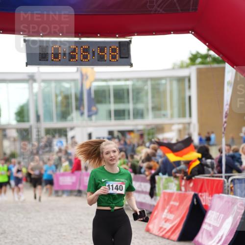 12.06.2026 - Holstenköstenlauf LAZAROV Photography http://msf.ph/oto/9737432 12.06.2026 18:06:47 Laufen 4100, 4140 meine-sportfotos.de