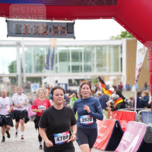 12.06.2026 - Holstenköstenlauf LAZAROV Photography http://msf.ph/oto/9737461 12.06.2026 18:06:23 Laufen 3225, 3226, 4404, 4767, 4789, 4902 meine-sportfotos.de