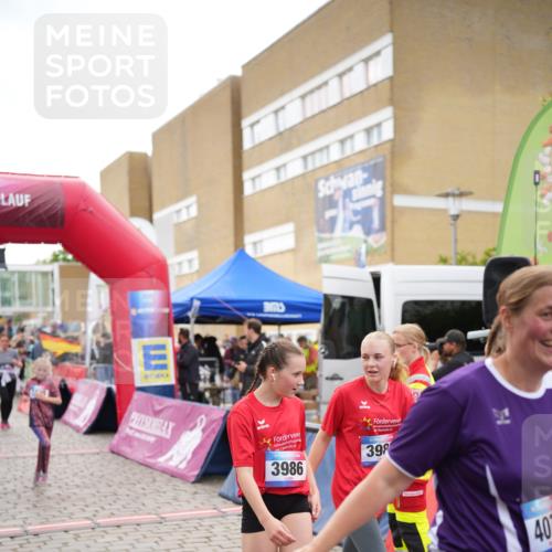 12.06.2026 - Holstenköstenlauf LAZAROV Photography http://msf.ph/oto/9737503 12.06.2026 18:05:43 Laufen 3613, 3728 meine-sportfotos.de