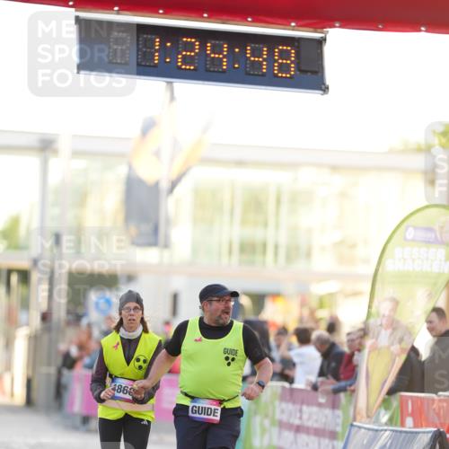 12.06.2026 - Holstenköstenlauf LAZAROV Photography http://msf.ph/oto/9737561 12.06.2026 20:24:47 Laufen 3207, 4866 meine-sportfotos.de
