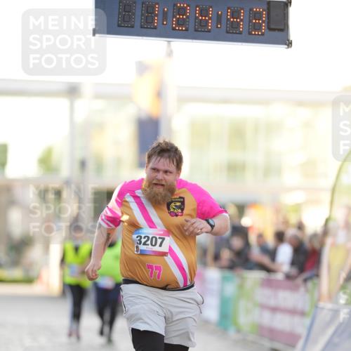 12.06.2026 - Holstenköstenlauf LAZAROV Photography http://msf.ph/oto/9737568 12.06.2026 20:24:42 Laufen 3207 meine-sportfotos.de