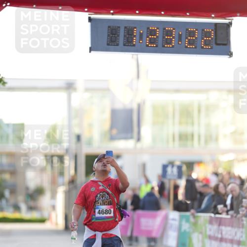 12.06.2026 - Holstenköstenlauf LAZAROV Photography http://msf.ph/oto/9737600 12.06.2026 20:23:21 Laufen 4680 meine-sportfotos.de