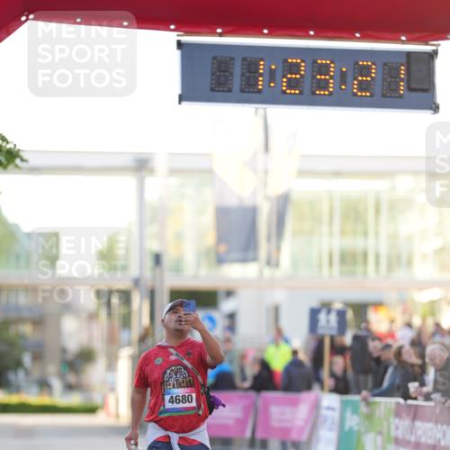 12.06.2026 - Holstenköstenlauf LAZAROV Photography http://msf.ph/oto/9737601 12.06.2026 20:23:20 Laufen 4680 meine-sportfotos.de