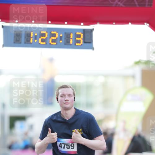 12.06.2026 - Holstenköstenlauf LAZAROV Photography http://msf.ph/oto/9737607 12.06.2026 20:22:12 Laufen 4759 meine-sportfotos.de