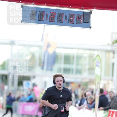 12.06.2026 - Holstenköstenlauf LAZAROV Photography http://msf.ph/oto/9737619 12.06.2026 20:21:33 Laufen 4708 meine-sportfotos.de