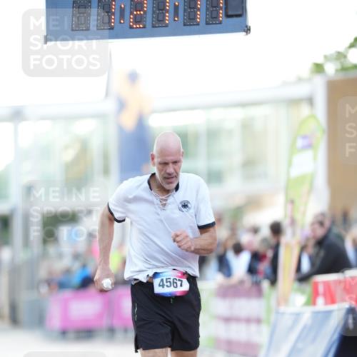12.06.2026 - Holstenköstenlauf LAZAROV Photography http://msf.ph/oto/9737624 12.06.2026 20:21:15 Laufen 4567 meine-sportfotos.de