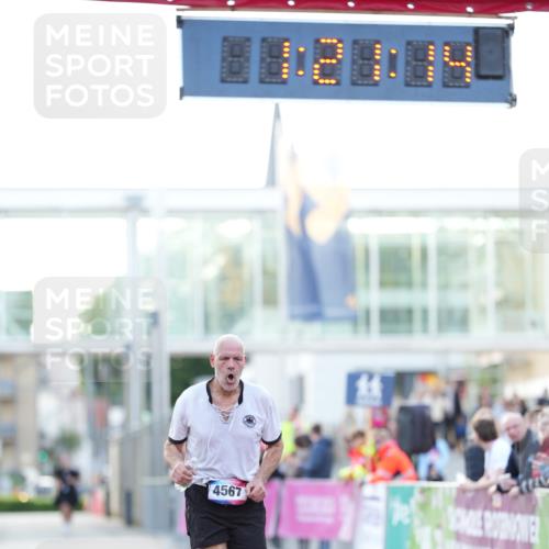 12.06.2026 - Holstenköstenlauf LAZAROV Photography http://msf.ph/oto/9737630 12.06.2026 20:21:13 Laufen 4567 meine-sportfotos.de