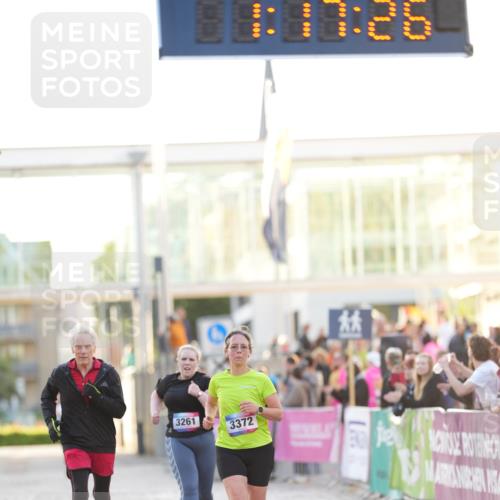 12.06.2026 - Holstenköstenlauf LAZAROV Photography http://msf.ph/oto/9737655 12.06.2026 20:17:25 Laufen 3261, 3262, 3276, 3372 meine-sportfotos.de