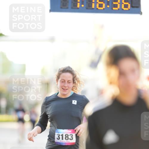 12.06.2026 - Holstenköstenlauf LAZAROV Photography http://msf.ph/oto/9737694 12.06.2026 20:16:34 Laufen 3109, 3110, 3183, 3481 meine-sportfotos.de