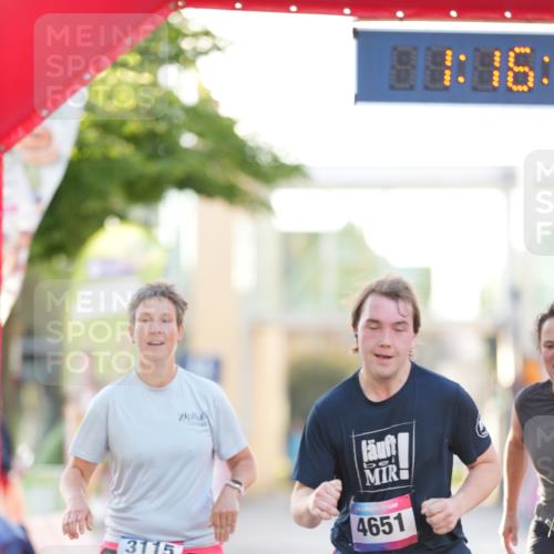 12.06.2026 - Holstenköstenlauf LAZAROV Photography http://msf.ph/oto/9737709 12.06.2026 20:16:14 Laufen 3113, 3115, 3488, 4651 meine-sportfotos.de
