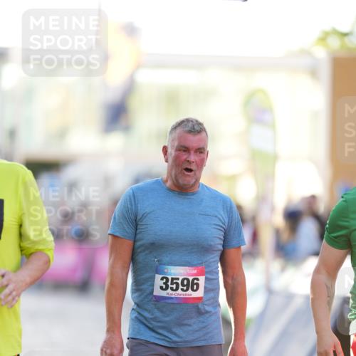 12.06.2026 - Holstenköstenlauf LAZAROV Photography http://msf.ph/oto/9737732 12.06.2026 20:15:37 Laufen 3596, 3598, 4128 meine-sportfotos.de