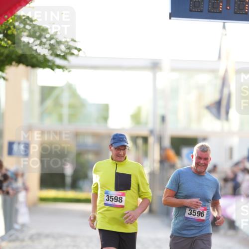 12.06.2026 - Holstenköstenlauf LAZAROV Photography http://msf.ph/oto/9737738 12.06.2026 20:15:34 Laufen 3596, 3598, 4128 meine-sportfotos.de