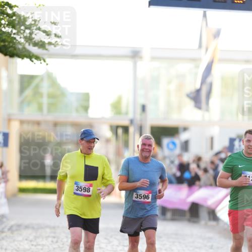 12.06.2026 - Holstenköstenlauf LAZAROV Photography http://msf.ph/oto/9737740 12.06.2026 20:15:33 Laufen 3596, 3598, 4128 meine-sportfotos.de