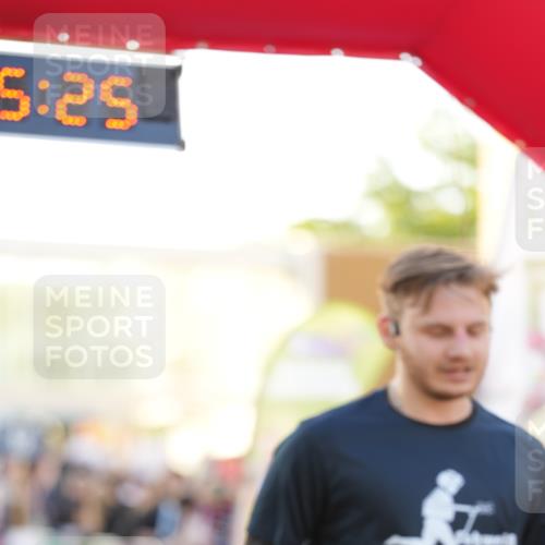 12.06.2026 - Holstenköstenlauf LAZAROV Photography http://msf.ph/oto/9737745 12.06.2026 20:15:23 Laufen 4693 meine-sportfotos.de