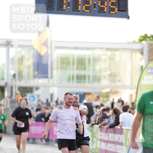 12.06.2026 - Holstenköstenlauf LAZAROV Photography http://msf.ph/oto/9737826 12.06.2026 20:12:43 Laufen 3683, 4148, 4150 meine-sportfotos.de