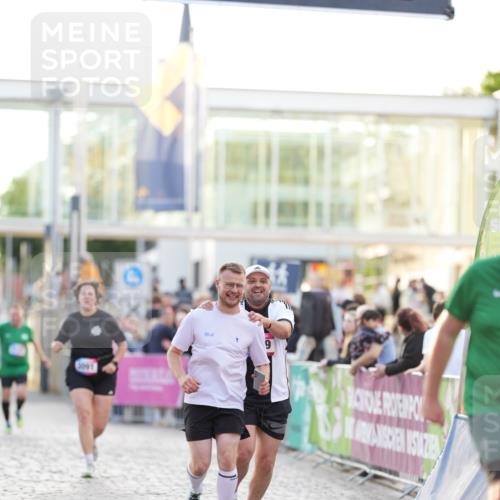 12.06.2026 - Holstenköstenlauf LAZAROV Photography http://msf.ph/oto/9737827 12.06.2026 20:12:43 Laufen 3683, 4148, 4150 meine-sportfotos.de