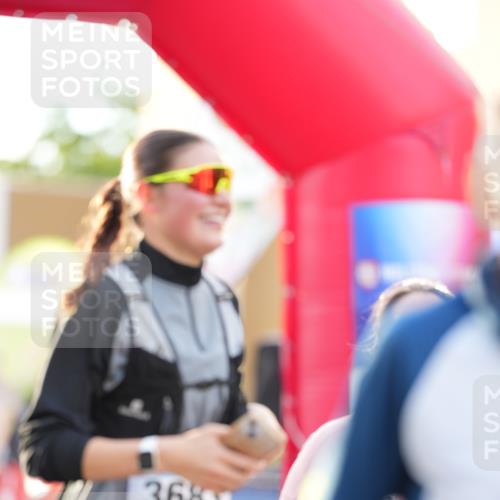 12.06.2026 - Holstenköstenlauf LAZAROV Photography http://msf.ph/oto/9737832 12.06.2026 20:12:39 Laufen 3683, 3828, 4150 meine-sportfotos.de