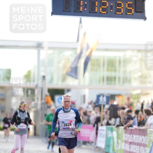 12.06.2026 - Holstenköstenlauf LAZAROV Photography http://msf.ph/oto/9737841 12.06.2026 20:12:34 Laufen 3201, 3204, 3683, 3828, 4150 meine-sportfotos.de