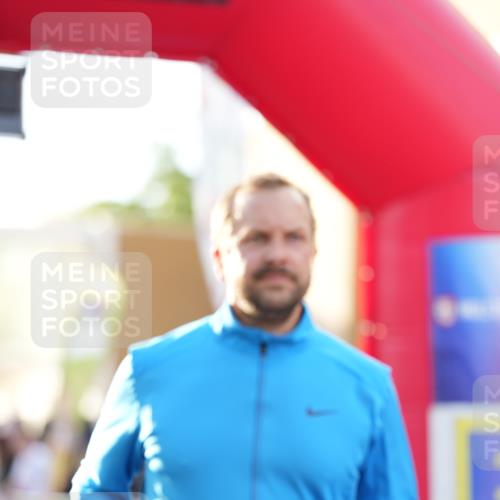 12.06.2026 - Holstenköstenlauf LAZAROV Photography http://msf.ph/oto/9737851 12.06.2026 20:12:25 Laufen 3140, 3141, 3201, 3204 meine-sportfotos.de