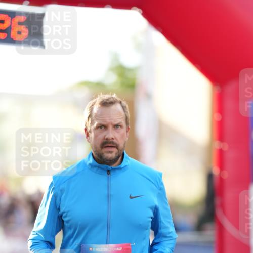 12.06.2026 - Holstenköstenlauf LAZAROV Photography http://msf.ph/oto/9737852 12.06.2026 20:12:24 Laufen 3140, 3141, 3201, 3204 meine-sportfotos.de