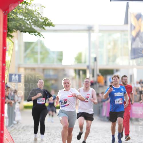 12.06.2026 - Holstenköstenlauf LAZAROV Photography http://msf.ph/oto/9737885 12.06.2026 20:11:41 Laufen 3371, 4429, 4433, 4657, 4658, 4822, 4913 meine-sportfotos.de