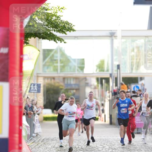 12.06.2026 - Holstenköstenlauf LAZAROV Photography http://msf.ph/oto/9737888 12.06.2026 20:11:39 Laufen 4429, 4433, 4657 meine-sportfotos.de