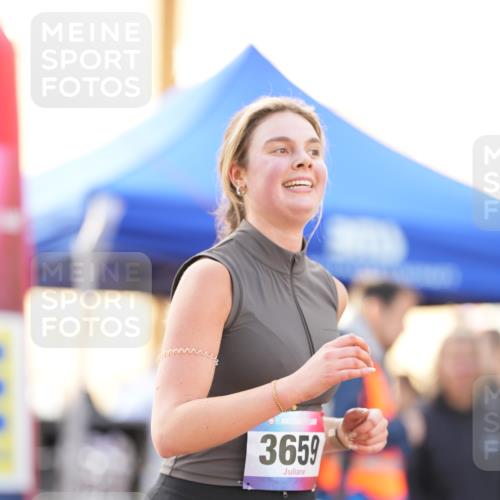 12.06.2026 - Holstenköstenlauf LAZAROV Photography http://msf.ph/oto/9737891 12.06.2026 20:11:10 Laufen 3337, 3338, 3659 meine-sportfotos.de