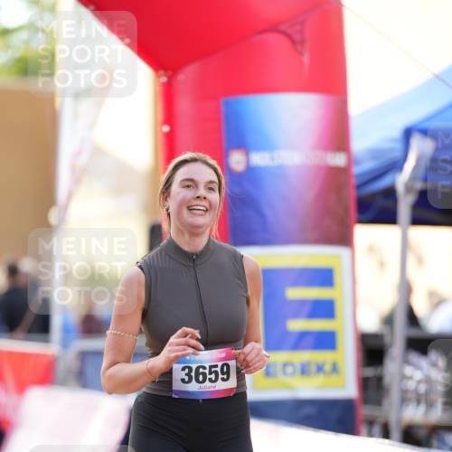 12.06.2026 - Holstenköstenlauf LAZAROV Photography http://msf.ph/oto/9737893 12.06.2026 20:11:09 Laufen 3105, 3337, 3338, 3659 meine-sportfotos.de