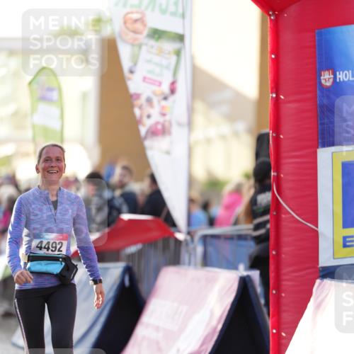 12.06.2026 - Holstenköstenlauf LAZAROV Photography http://msf.ph/oto/9737910 12.06.2026 20:10:47 Laufen 4492 meine-sportfotos.de