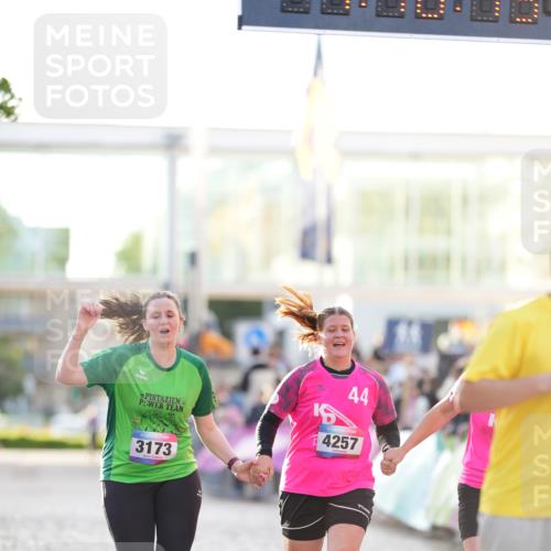 12.06.2026 - Holstenköstenlauf LAZAROV Photography http://msf.ph/oto/9737926 12.06.2026 20:10:18 Laufen 3173, 4168, 4169, 4257, 4261 meine-sportfotos.de