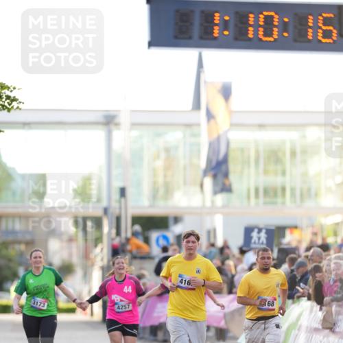 12.06.2026 - Holstenköstenlauf LAZAROV Photography http://msf.ph/oto/9737932 12.06.2026 20:10:15 Laufen 3173, 4168, 4169, 4257, 4261 meine-sportfotos.de
