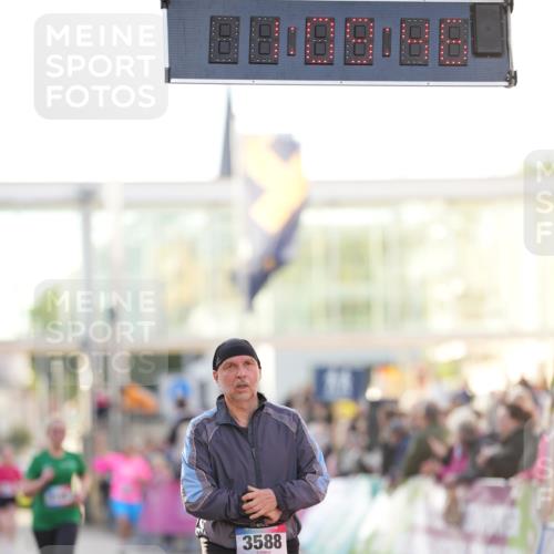 12.06.2026 - Holstenköstenlauf LAZAROV Photography http://msf.ph/oto/9737966 12.06.2026 20:09:45 Laufen 3516, 3588 meine-sportfotos.de