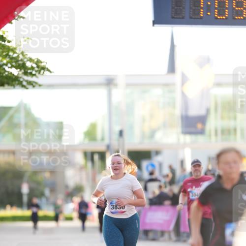12.06.2026 - Holstenköstenlauf LAZAROV Photography http://msf.ph/oto/9737985 12.06.2026 20:09:26 Laufen 3049, 3139, 3182, 3830, 4854 meine-sportfotos.de