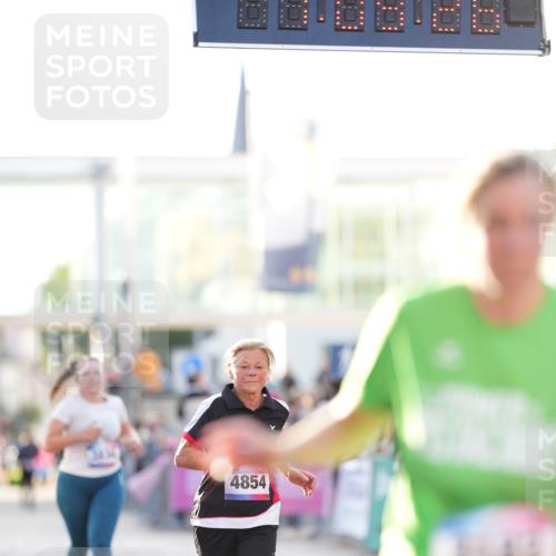 12.06.2026 - Holstenköstenlauf LAZAROV Photography http://msf.ph/oto/9737986 12.06.2026 20:09:25 Laufen 3139, 3182, 3830, 4854 meine-sportfotos.de