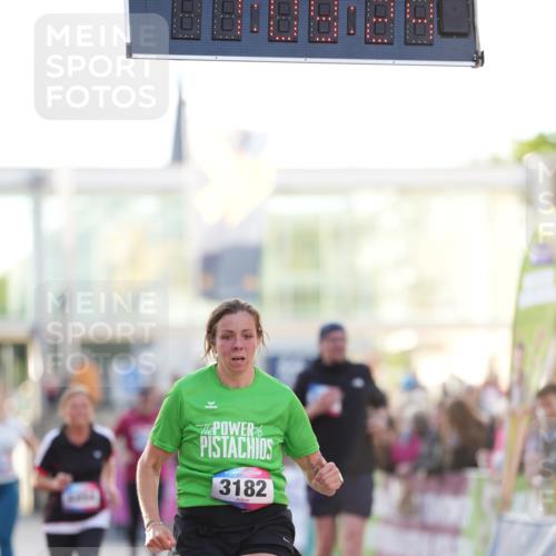 12.06.2026 - Holstenköstenlauf LAZAROV Photography http://msf.ph/oto/9737988 12.06.2026 20:09:24 Laufen 3139, 3182, 3830, 4854 meine-sportfotos.de