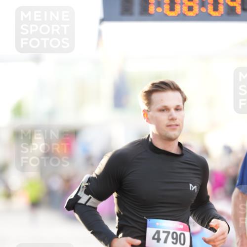 12.06.2026 - Holstenköstenlauf LAZAROV Photography http://msf.ph/oto/9738046 12.06.2026 20:08:03 Laufen 3587, 4790, 4791 meine-sportfotos.de