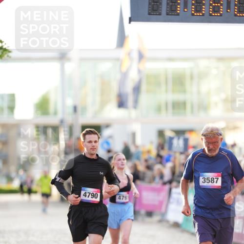 12.06.2026 - Holstenköstenlauf LAZAROV Photography http://msf.ph/oto/9738050 12.06.2026 20:08:01 Laufen 3587, 4120, 4790, 4791 meine-sportfotos.de