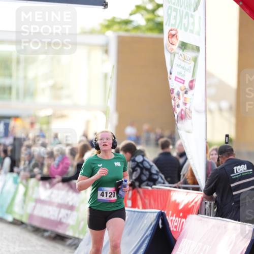 12.06.2026 - Holstenköstenlauf LAZAROV Photography http://msf.ph/oto/9738055 12.06.2026 20:07:55 Laufen 3711, 3843, 4120, 4586 meine-sportfotos.de
